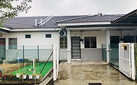 Alyn Homestay Batu Pahat